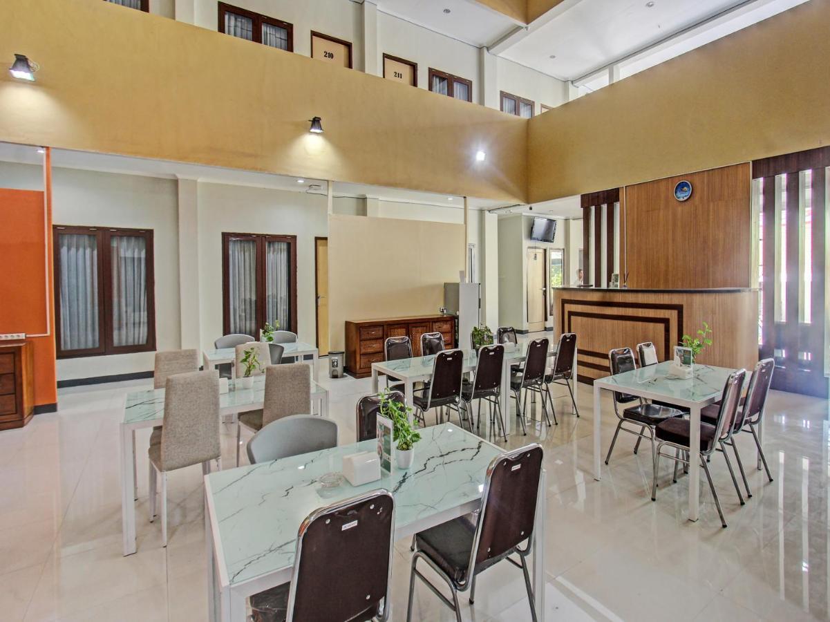 Oyo 91617 Hotel Mutiara Lombok Exterior foto